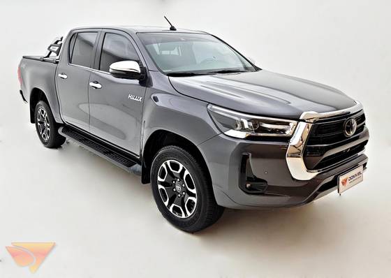 TOYOTA HILUX 2.8 D-4D TURBO DIESEL CD SRX 4X4 AUTOMÁTICO TOYOTA HILUX 2.8 D-4D TURBO DIESEL CD SRX 4X4 AUTOMÁTICO